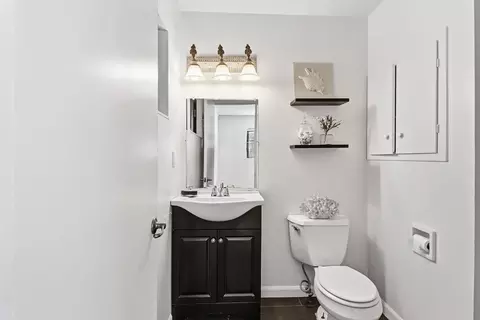 Bath - 1224 Spruce Ln, Davis, CA 95618 photo 1 of 3
