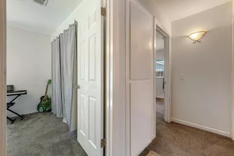 Entry Way - 2713 Dania Ct, Modesto, CA 95358 photo 6 of 8
