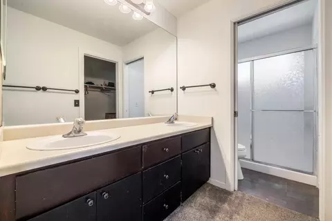 Bath - 2713 Dania Ct, Modesto, CA 95358 photo 3 of 4