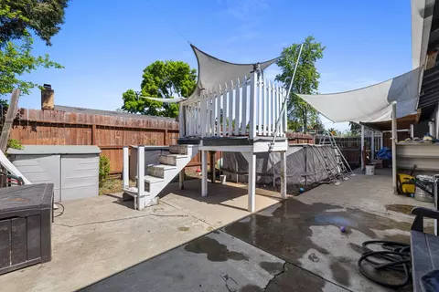 Exterior - 2713 Dania Ct, Modesto, CA 95358 photo 5 of 7