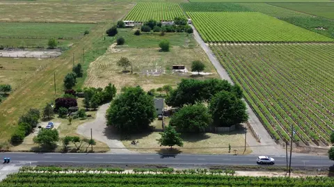 5206 E Jahant Rd, Galt, CA 95632
