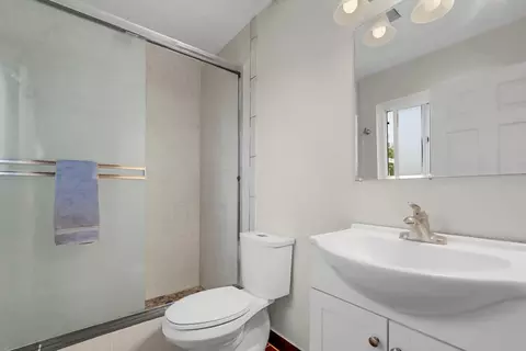 Bath - 2085 Coronado Ave, Merced, CA 95348 photo 2 of 2