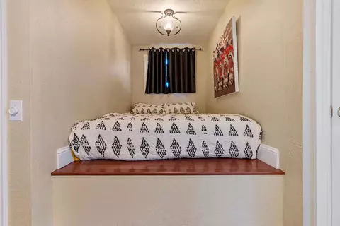 Bedroom - 5105 Lakeshore Dr, Copperopolis, CA 95228 photo 10 of 13