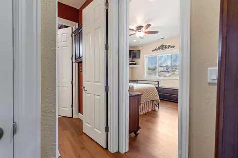 Entry Way - 5105 Lakeshore Dr, Copperopolis, CA 95228 photo 5 of 9