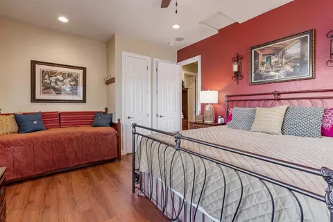 Bedroom - 5105 Lakeshore Dr, Copperopolis, CA 95228 photo 6 of 13