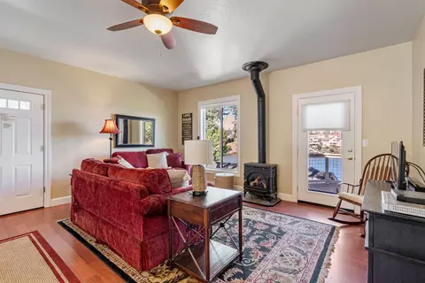 Living - 5105 Lakeshore Dr, Copperopolis, CA 95228 photo 5 of 7