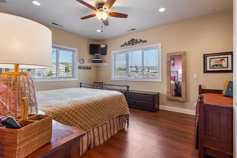 Bedroom - 5105 Lakeshore Dr, Copperopolis, CA 95228 photo 5 of 13