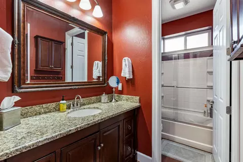 Bath - 5105 Lakeshore Dr, Copperopolis, CA 95228 photo 2 of 4