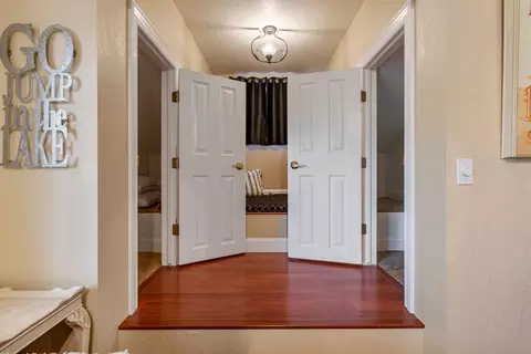 Entry Way - 5105 Lakeshore Dr, Copperopolis, CA 95228 photo 7 of 9