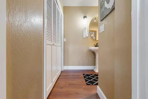 Entry Way - 5105 Lakeshore Dr, Copperopolis, CA 95228 photo 3 of 9