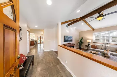 2216 La Mesa Ct, Davis, CA 95618 photo 4