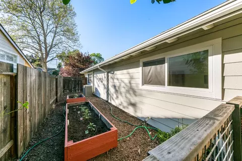 2216 La Mesa Ct, Davis, CA 95618 photo 30