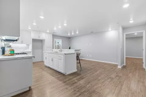 Entry Way - 209 Crater Ave, Modesto, CA 95351 photo 3 of 5