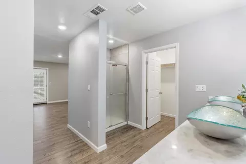 Entry Way - 209 Crater Ave, Modesto, CA 95351 photo 4 of 5
