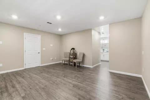 Living - 209 Crater Ave, Modesto, CA 95351 photo 3 of 4