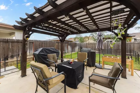 Exterior - 1552 Egyptian Way, Olivehurst, CA 95961 photo 3 of 5
