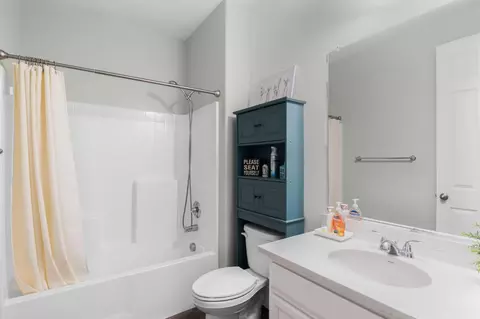 Bath - 1552 Egyptian Way, Olivehurst, CA 95961 photo 1 of 5