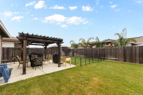 Exterior - 1552 Egyptian Way, Olivehurst, CA 95961 photo 5 of 5