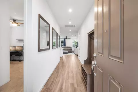 Entry Way - 1552 Egyptian Way, Olivehurst, CA 95961 photo 1 of 8