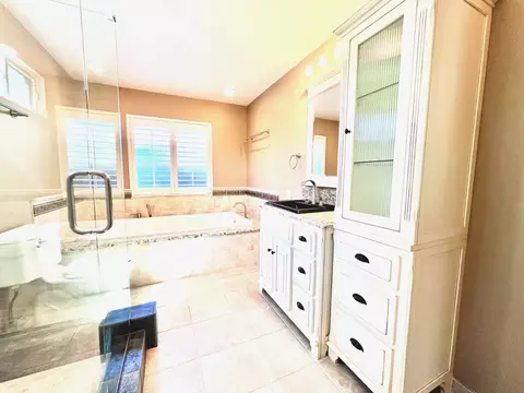 Bath - 3837 Marigold Ln, Modesto, CA 95356 photo 5 of 6