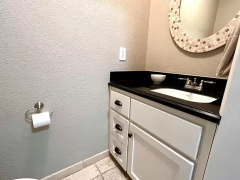 Bath - 3837 Marigold Ln, Modesto, CA 95356 photo 1 of 6