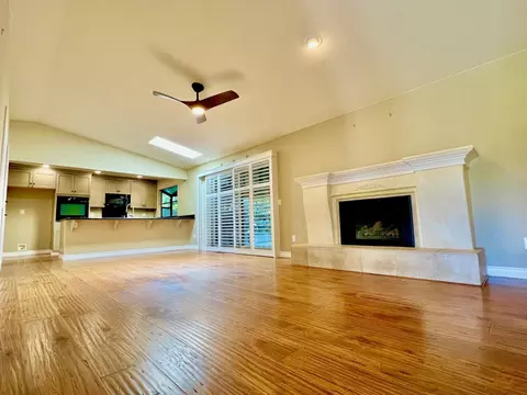 Living - 3837 Marigold Ln, Modesto, CA 95356 photo 2 of 3
