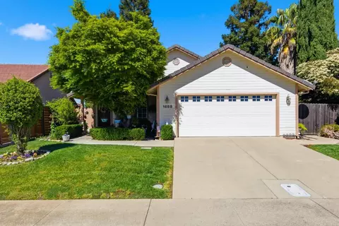1685 Augusta Ln, Yuba City, CA 95993