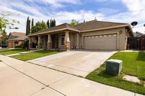 Exterior - 850 Miraggio Dr, Patterson, CA 95363 photo 10 of 13