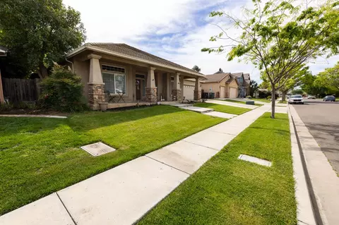 Exterior - 850 Miraggio Dr, Patterson, CA 95363 photo 11 of 13