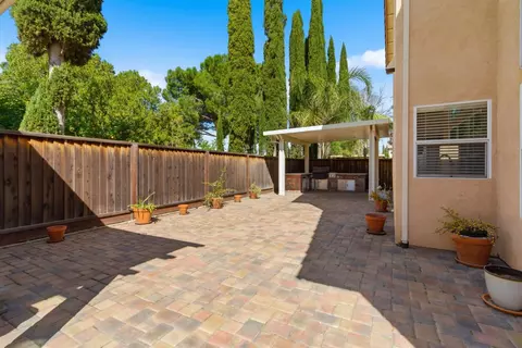 Exterior - 1703 Egret Dr, Tracy, CA 95376 photo 7 of 10