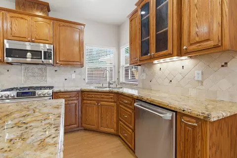 Kitchen - 1703 Egret Dr, Tracy, CA 95376 photo 5 of 7