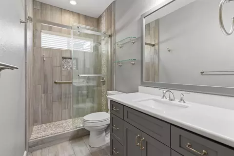 Bath - 1703 Egret Dr, Tracy, CA 95376 photo 1 of 4