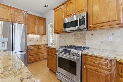 Kitchen - 1703 Egret Dr, Tracy, CA 95376 photo 3 of 7