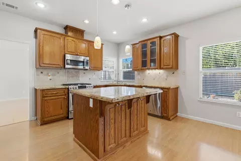 Kitchen - 1703 Egret Dr, Tracy, CA 95376 photo 7 of 7