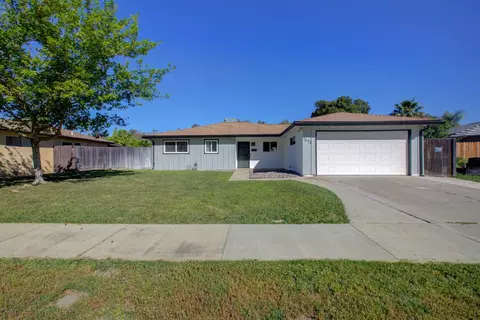 1673 Sacramento Dr, Merced, CA 95348