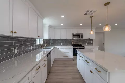 Kitchen - 6838 Grant Ave, Carmichael, CA 95608 photo 6 of 8