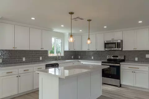 Kitchen - 6838 Grant Ave, Carmichael, CA 95608 photo 4 of 8