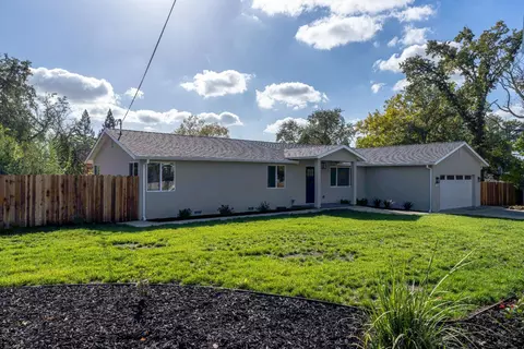 Exterior - 6838 Grant Ave, Carmichael, CA 95608 photo 4 of 14