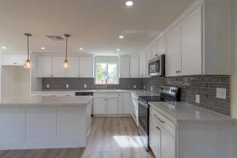 Kitchen - 6838 Grant Ave, Carmichael, CA 95608 photo 2 of 8