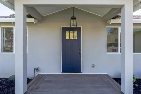 Entry Way - 6838 Grant Ave, Carmichael, CA 95608 photo 1 of 2
