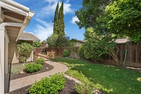 Exterior - 3600 Coye Oak Dr, Modesto, CA 95355 photo 4 of 18