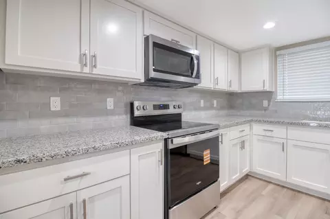 Kitchen - 2204 Orchard Park Way, Modesto, CA 95355 photo 2 of 3