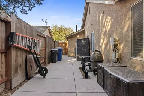 Exterior - 4006 Veranda Way, Modesto, CA 95357 photo 8 of 8