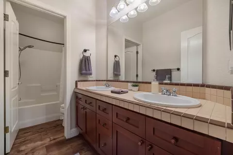 Bath - 4006 Veranda Way, Modesto, CA 95357 photo 4 of 4