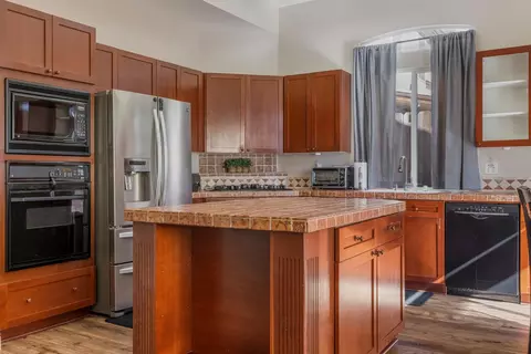 Kitchen - 4006 Veranda Way, Modesto, CA 95357 photo 4 of 4