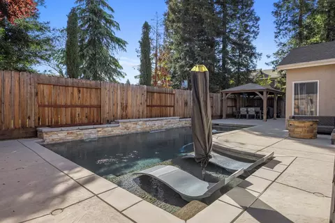 Exterior - 4006 Veranda Way, Modesto, CA 95357 photo 5 of 8