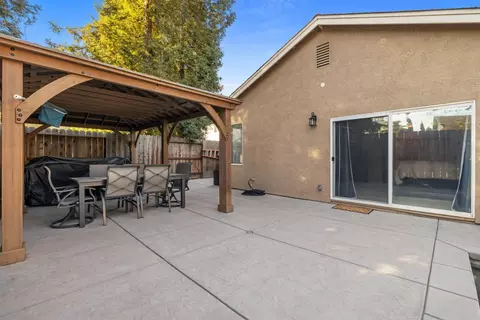 Exterior - 4006 Veranda Way, Modesto, CA 95357 photo 7 of 8