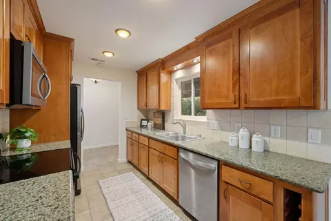 627 Marina Cir, Davis, CA 95616 photo 15