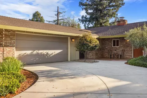 627 Marina Cir, Davis, CA 95616 photo 2