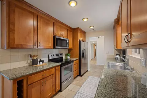 627 Marina Cir, Davis, CA 95616 photo 16